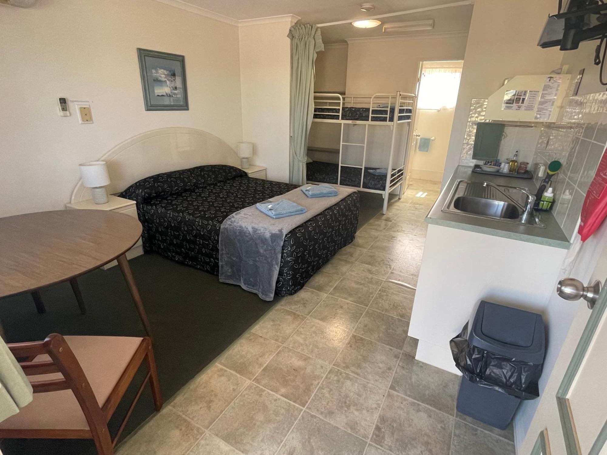 Warrego Motel Charleville Exterior foto