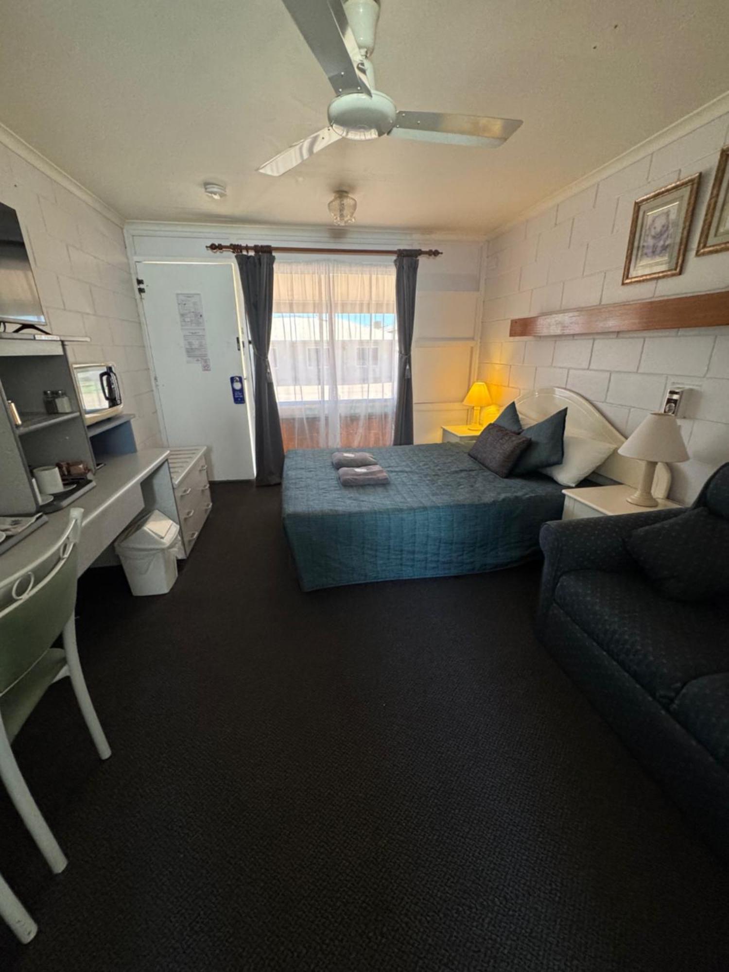 Warrego Motel Charleville Exterior foto