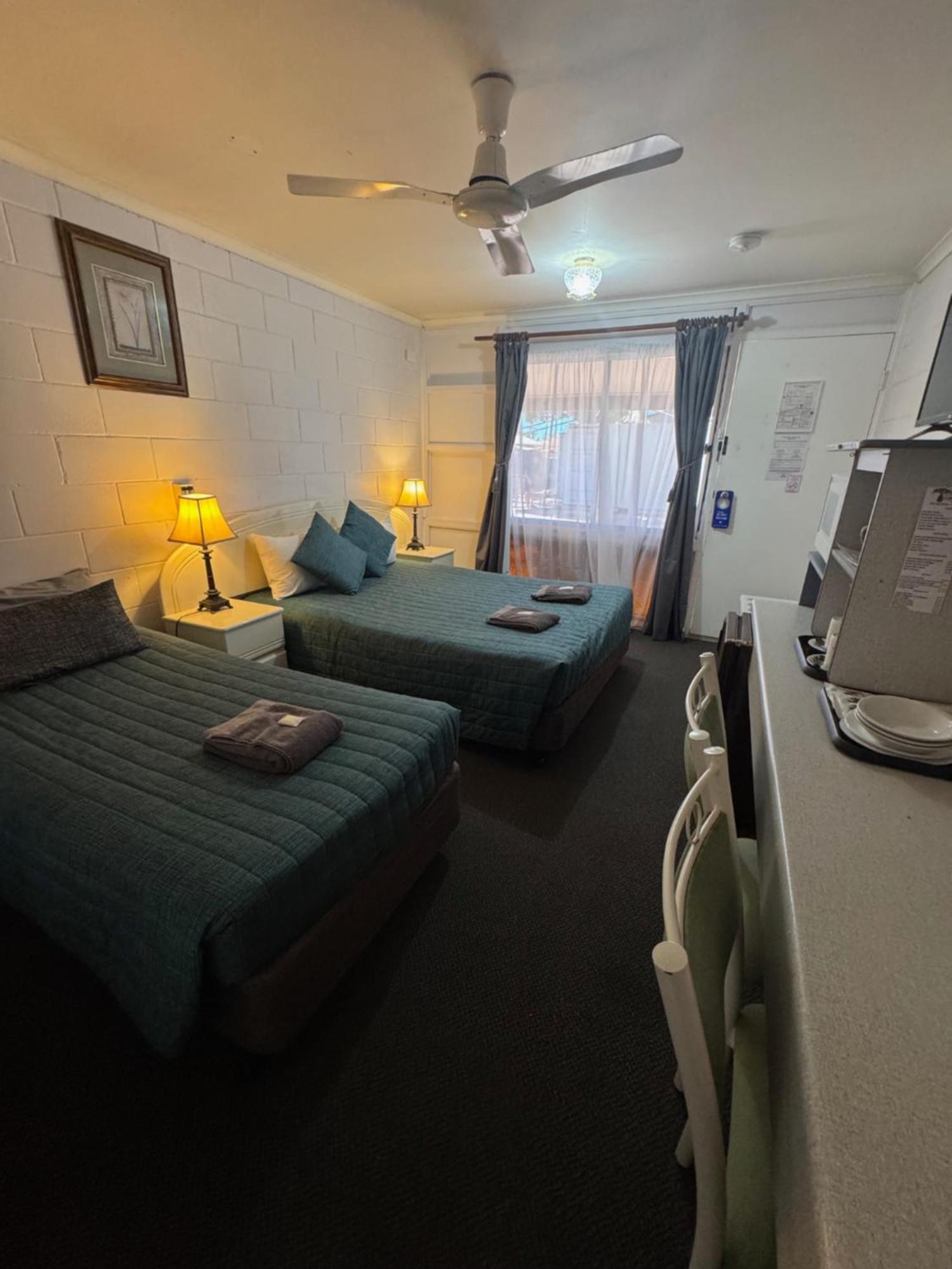Warrego Motel Charleville Exterior foto